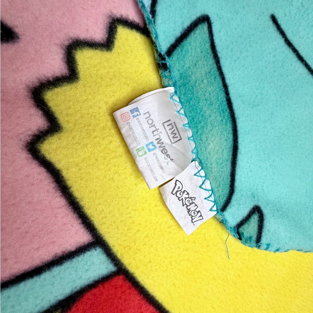 Pokémon Pikachu & Friends‎ Throw Fleece Blanket 46" x 60" Northwest Bulbasaur - Picture 9 of 9